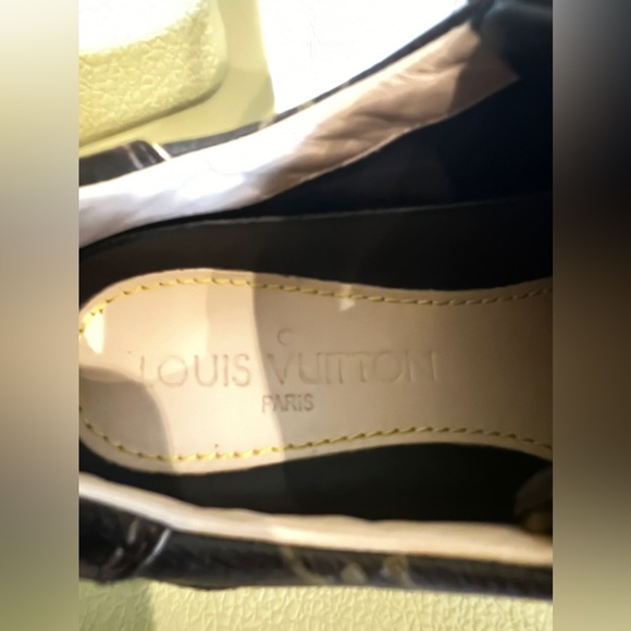 Louis Vuitton Sneaker - Picture 3 of 6